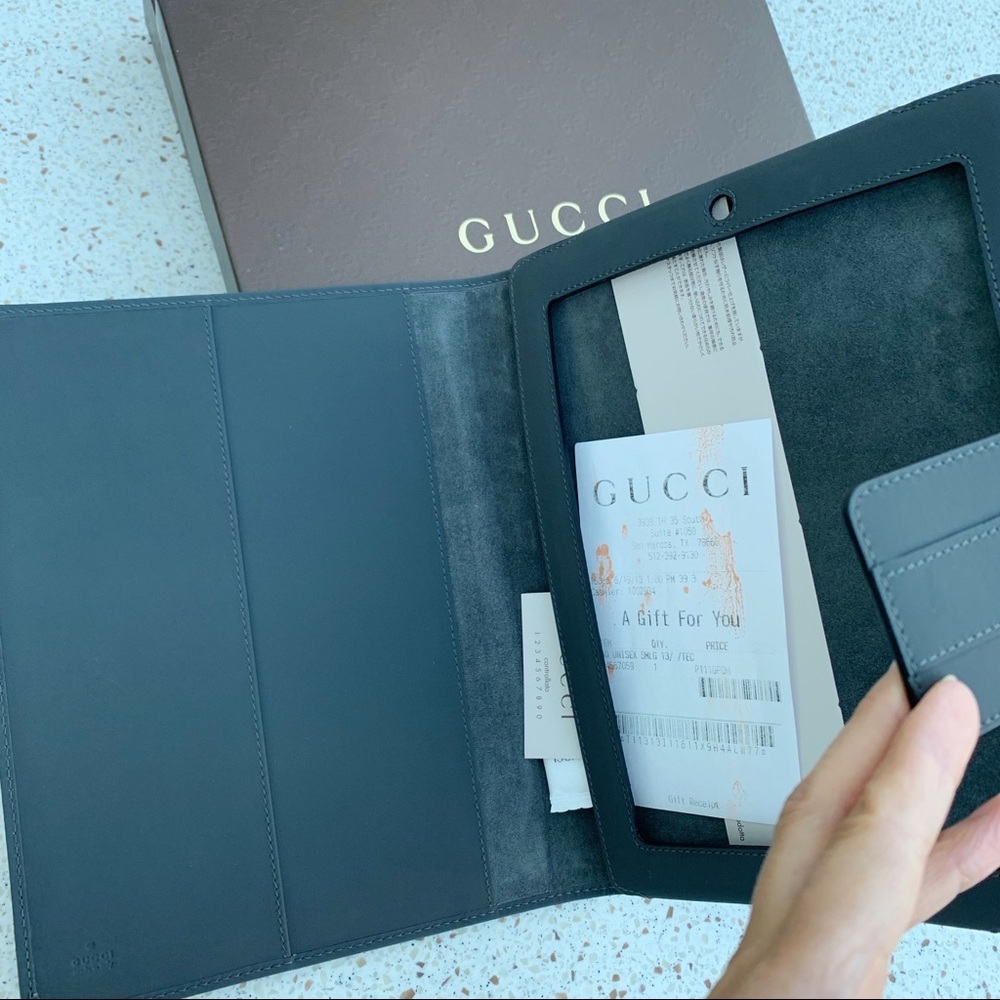 NWT Authentic Gucci GG Rubber Ipad 2 Case Unisex - Picture 3 of 7